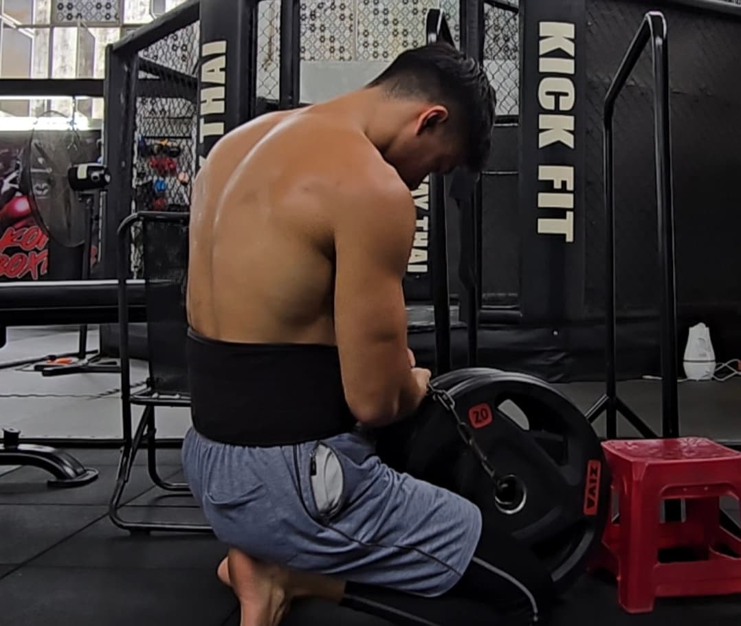Calisthenics athlete training dips